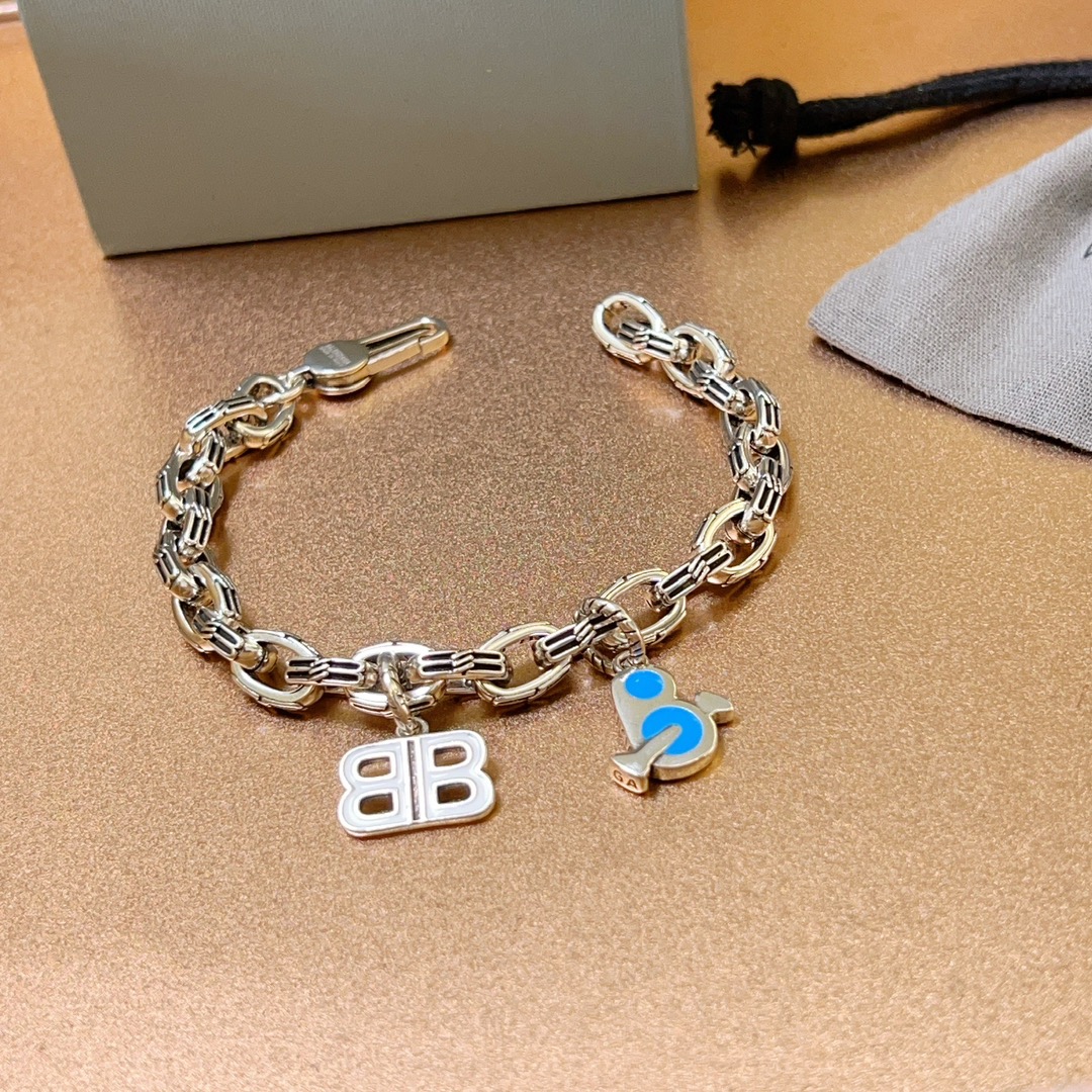 Balenciaga luxury bracelet 4