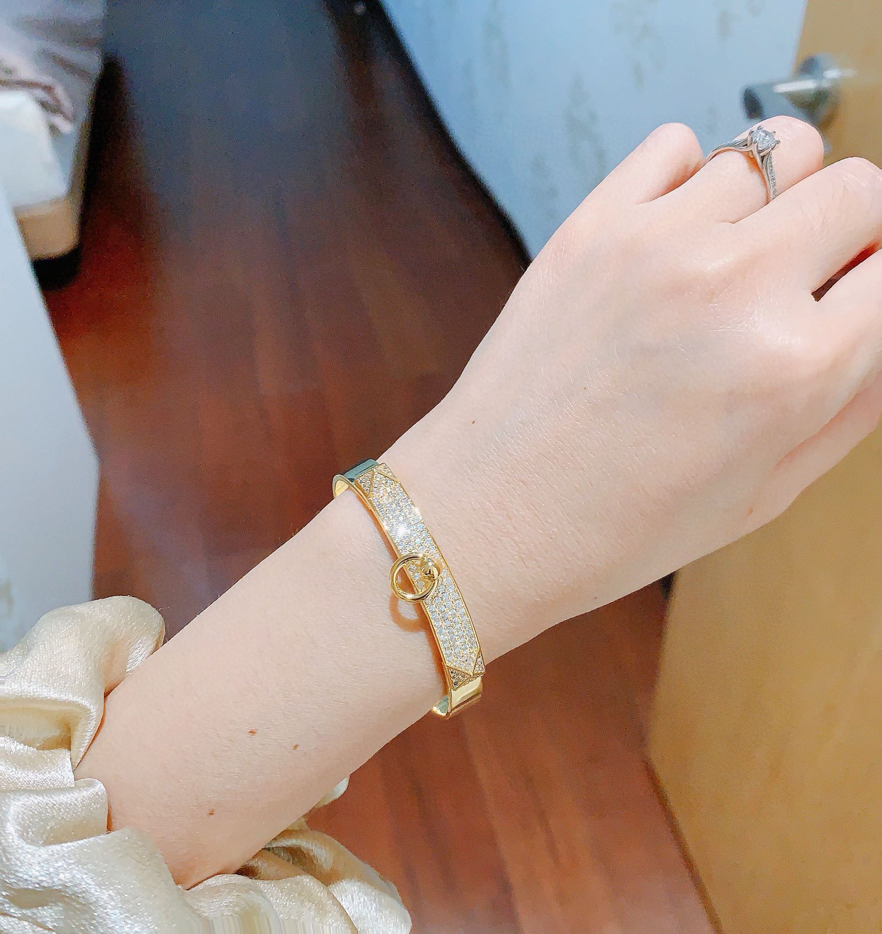 Hermès item 6