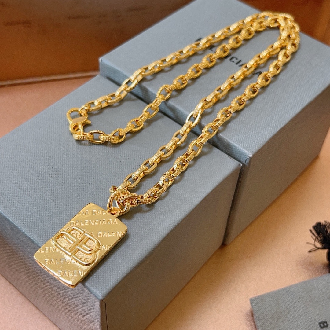 Balenciaga luxury necklace 8