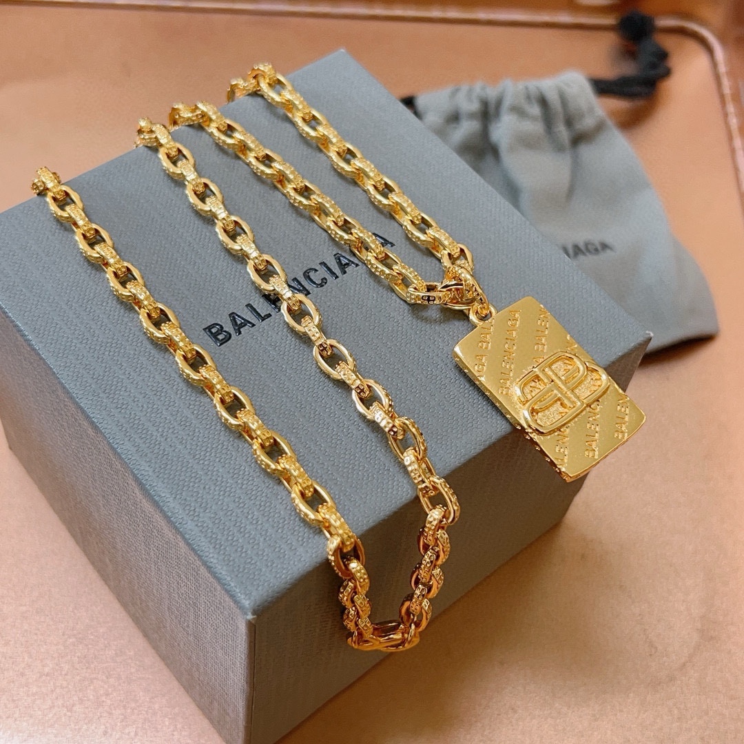 Balenciaga luxury necklace 7