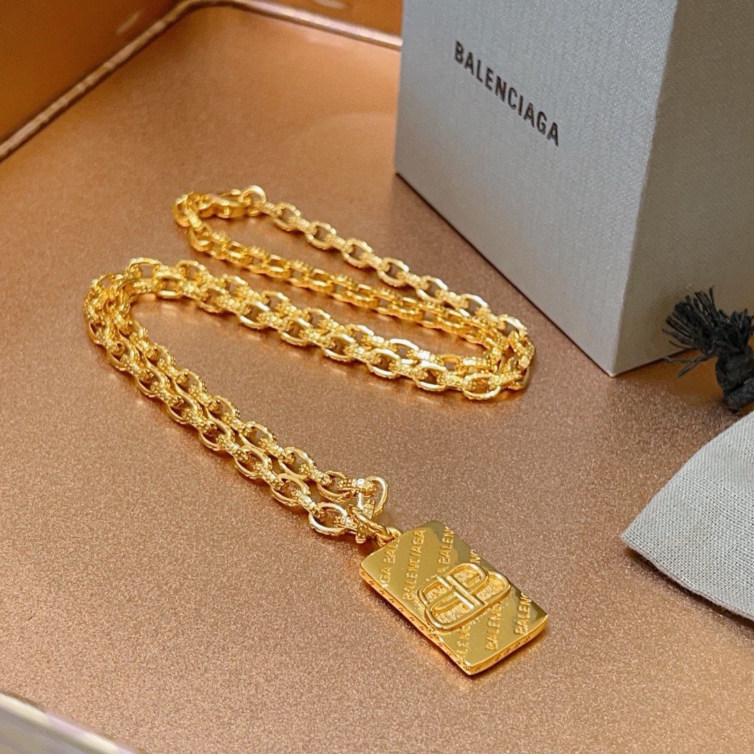 NO:107601,The original order of new products Balenciaga Necklace Balenciaga New necklace counter is consistent, the details are finely made, every detail is in place, the design is fine, the hot products are shipped, the design is unique, the golden style Balenciaga Necklace, the jewelry is fine, balenciaga, balenciaga, necklace, gold19860909批原单货新品 巴黎世家项链 Balenciaga 新款项链专柜一致 细节做工精细 每个细节流程到位 设计工艺精细 火爆款出货 设计独特 黄金风格 巴黎世家项链,饰品精品,balenciaga,balenciaga,necklace,gold,Jewelry