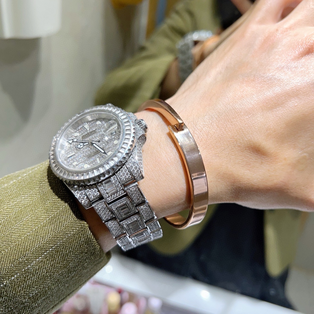 Gucci luxury item 3