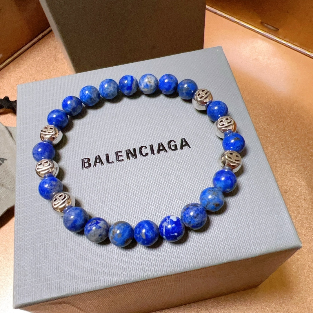 NO:107622,Batch of the counter semester version of natural lapis lazuli Balencia bracelet Thai silver style Balencia bracelet Celebrity same style for men and women Retro old style Original replica Pure handmade ~ Authentic model opening trend and fashion essential for both men and women Can wear Couple style Rock Punk Thai silver style Retro elements Trendy and versatile Super like to place an order Note the wrist circumference, jewelry boutique, balenciaga, bracelet19860909批 专柜精工版本天然青金石巴黎世家手链 泰银风格巴黎世家手链 明星同款男女款 复古做旧风 原版复刻 纯手工打造 ～正品开模潮流时尚必备 男女均可佩戴 情侣款同款 摇滚朋克泰银风格 复古元素 潮流百搭 超级喜欢下单备注手腕周长,饰品精品,balenciaga,bracelet,Jewelry