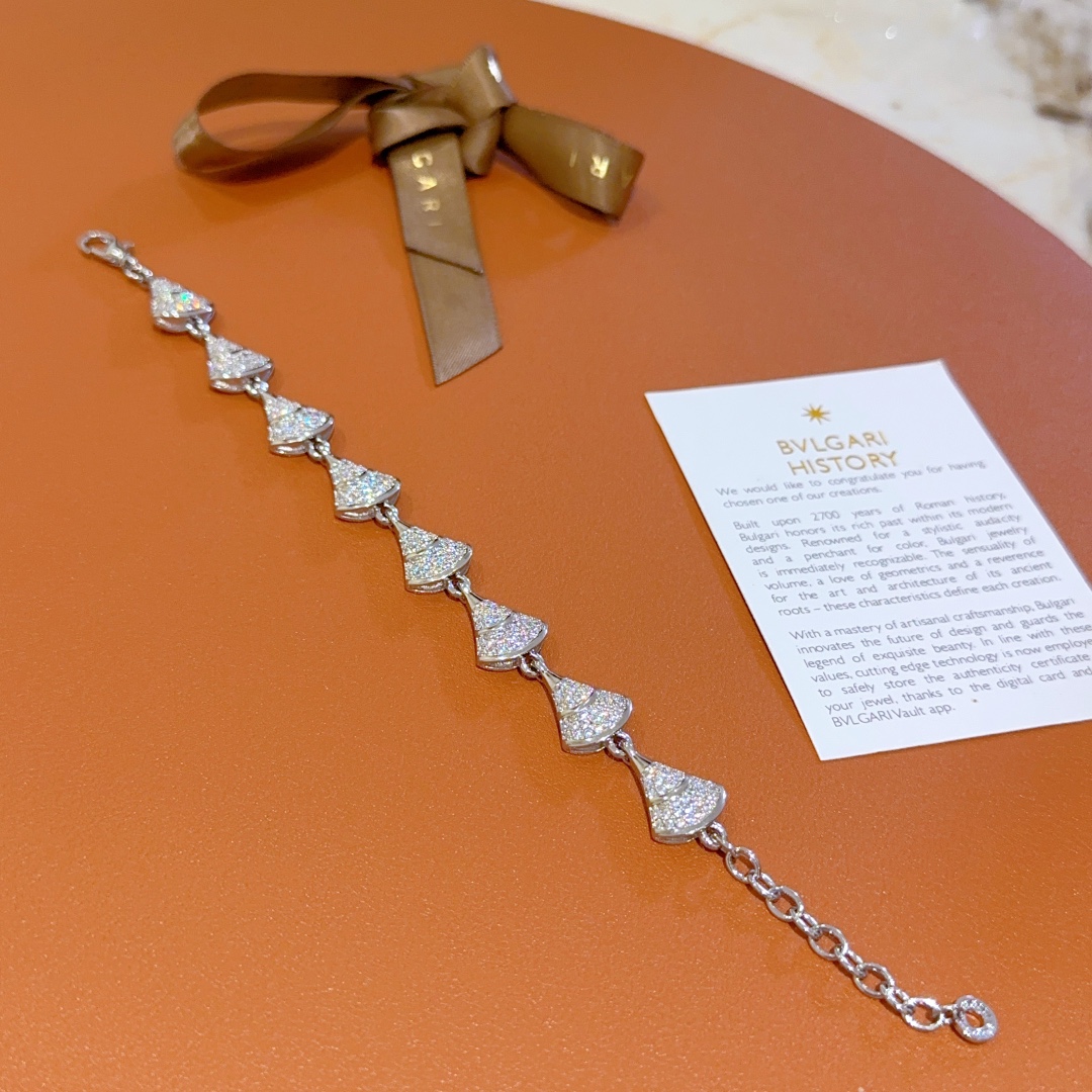 Review: Bvlgari Divas’ Dream Series – Impeccable Detail and Elegant V Gold Combination - 图片 7