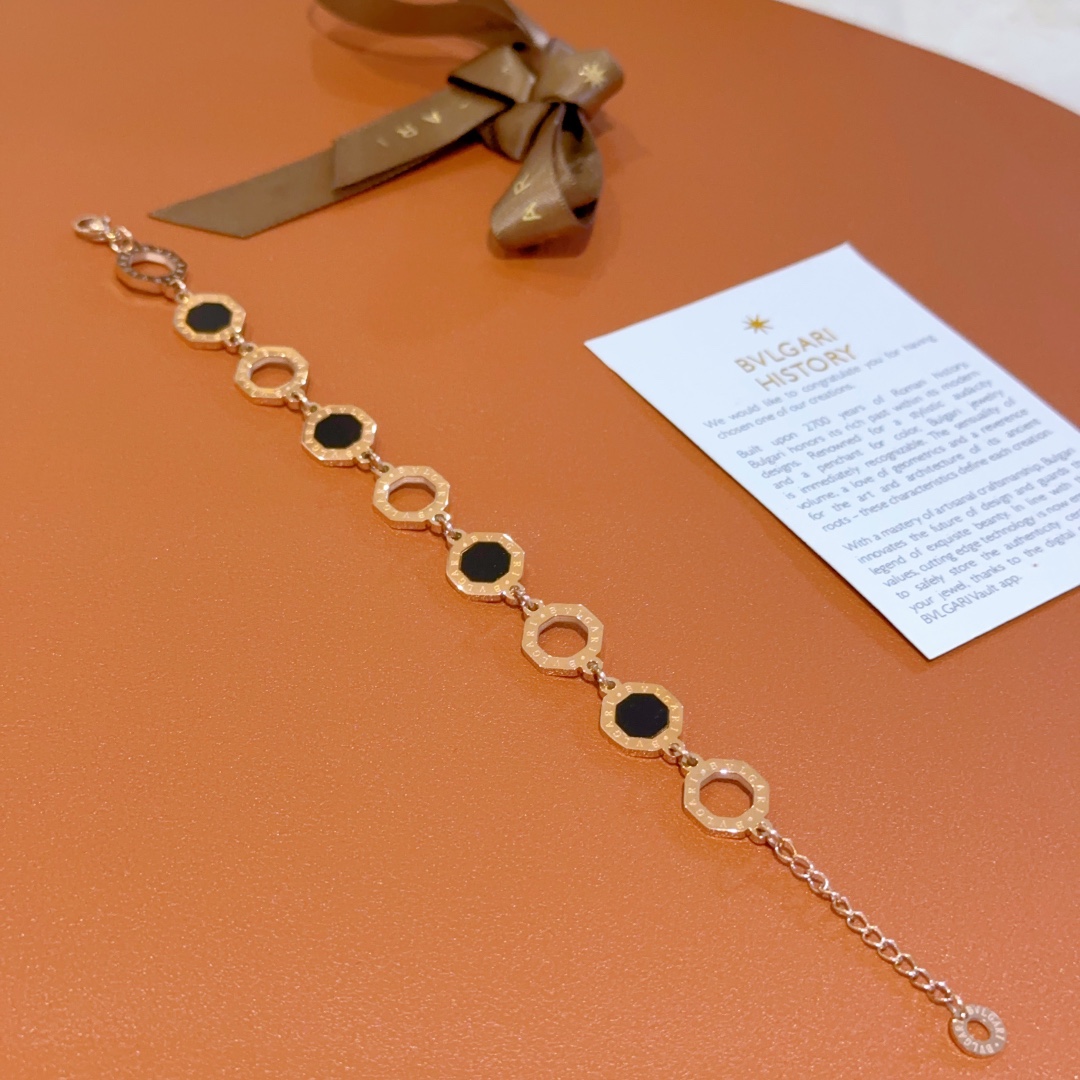 “Bvlgari Divas’ Dream Series: Impeccable Detail, Unique Color, Elegant V Gold Combination for Men and Women” - 图片 5