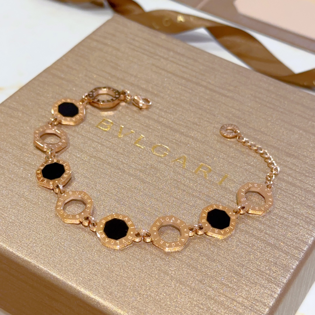 “Bvlgari Divas’ Dream Series: Impeccable Detail, Unique Color, Elegant V Gold Combination for Men and Women” - 图片 1