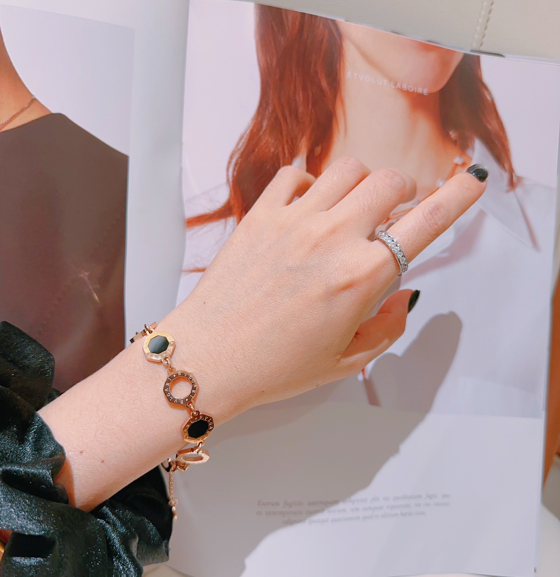 “Bvlgari Divas’ Dream Series: Impeccable Detail, Unique Color, Elegant V Gold Combination for Men and Women” - 图片 8