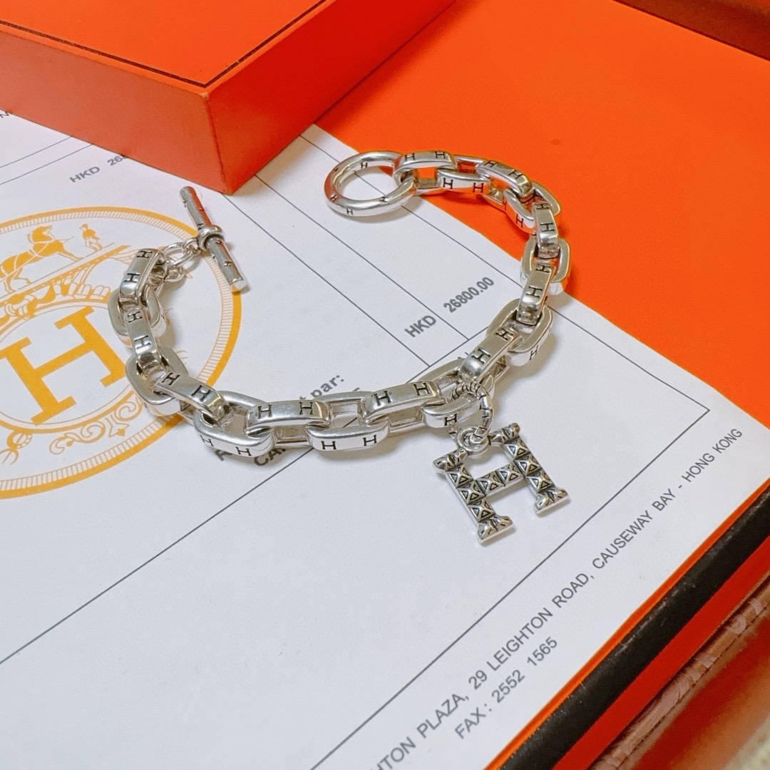 Hermès luxury bracelet 4