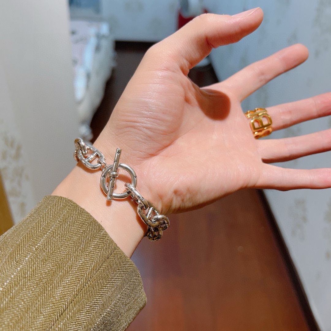 Customized Platinum Marseilles Bracelet: Precision Craftsmanship in Emerald and Gold - 图片 4