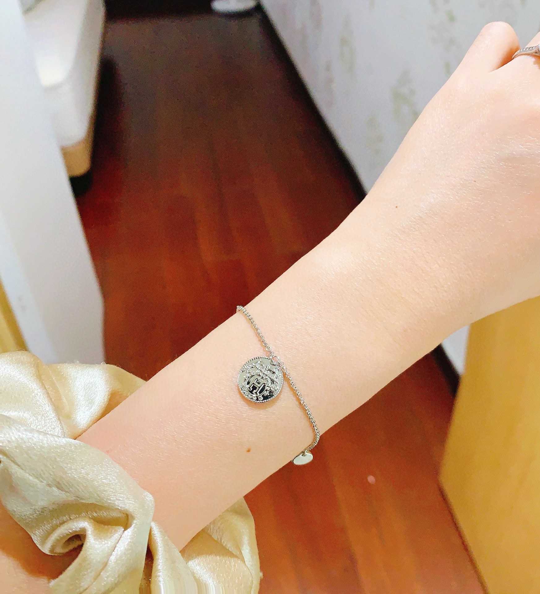 Custom-Made Horse-Fired Bracelets: High-End Gold Plated Accessories with Fine Craftsmanship - 图片 5