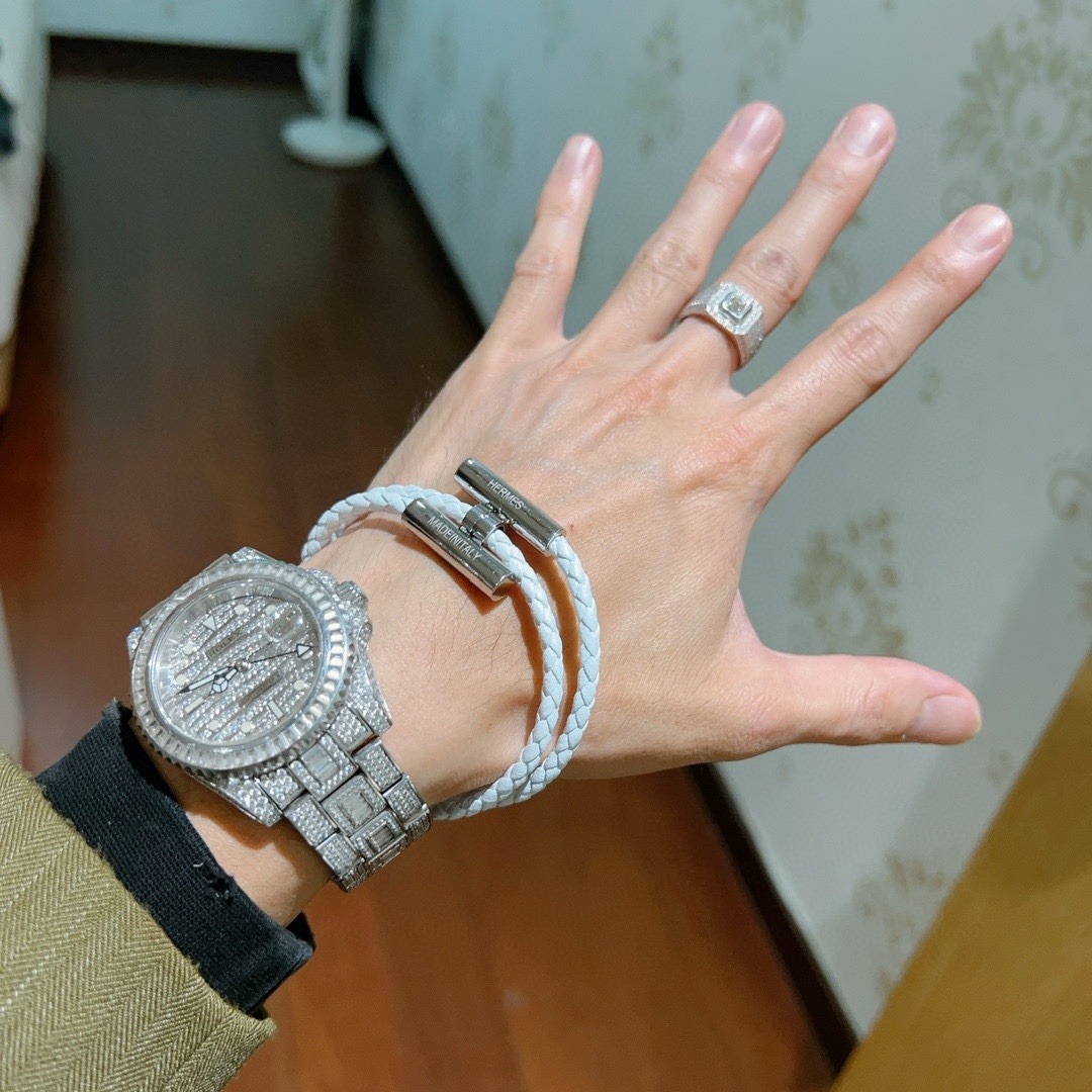 Customized Emerald Hermes Weasel: High-End Craftsmanship in K Gold for Male and Female Fashionistas - 图片 3