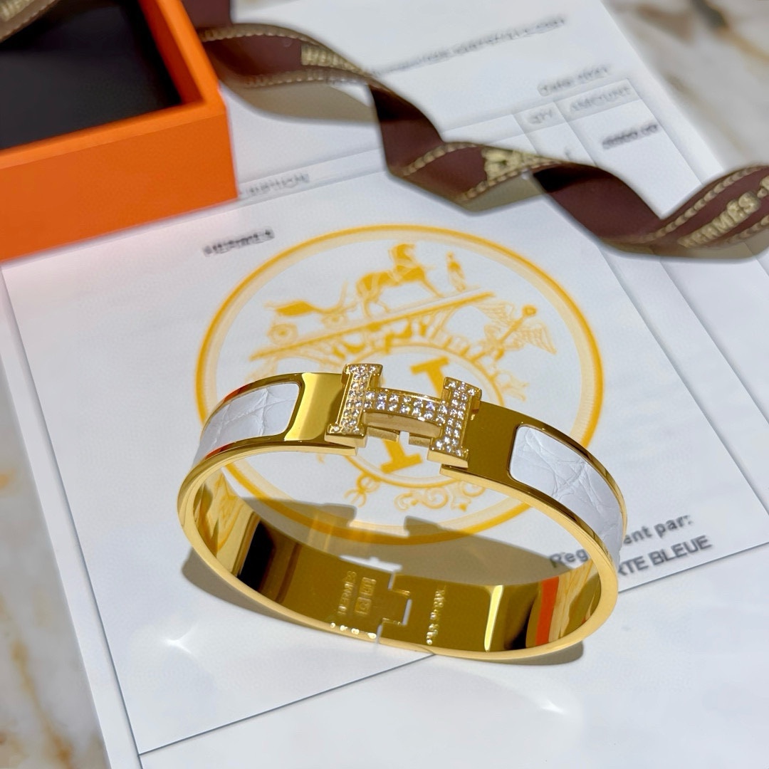 Hermès item