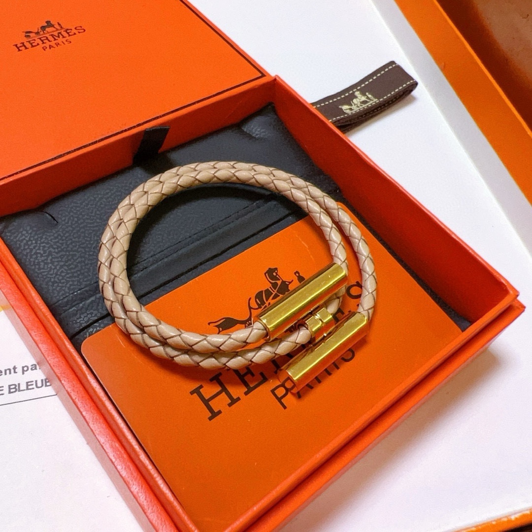 Title: Hermes Mashweaving Bracelets in Customized Gold – High-End Craftsmanship for Male and Female. - 图片 1
