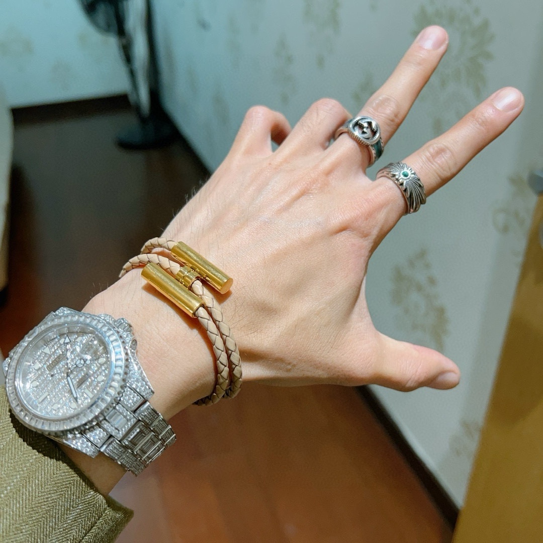 Title: Hermes Mashweaving Bracelets in Customized Gold – High-End Craftsmanship for Male and Female. - 图片 6