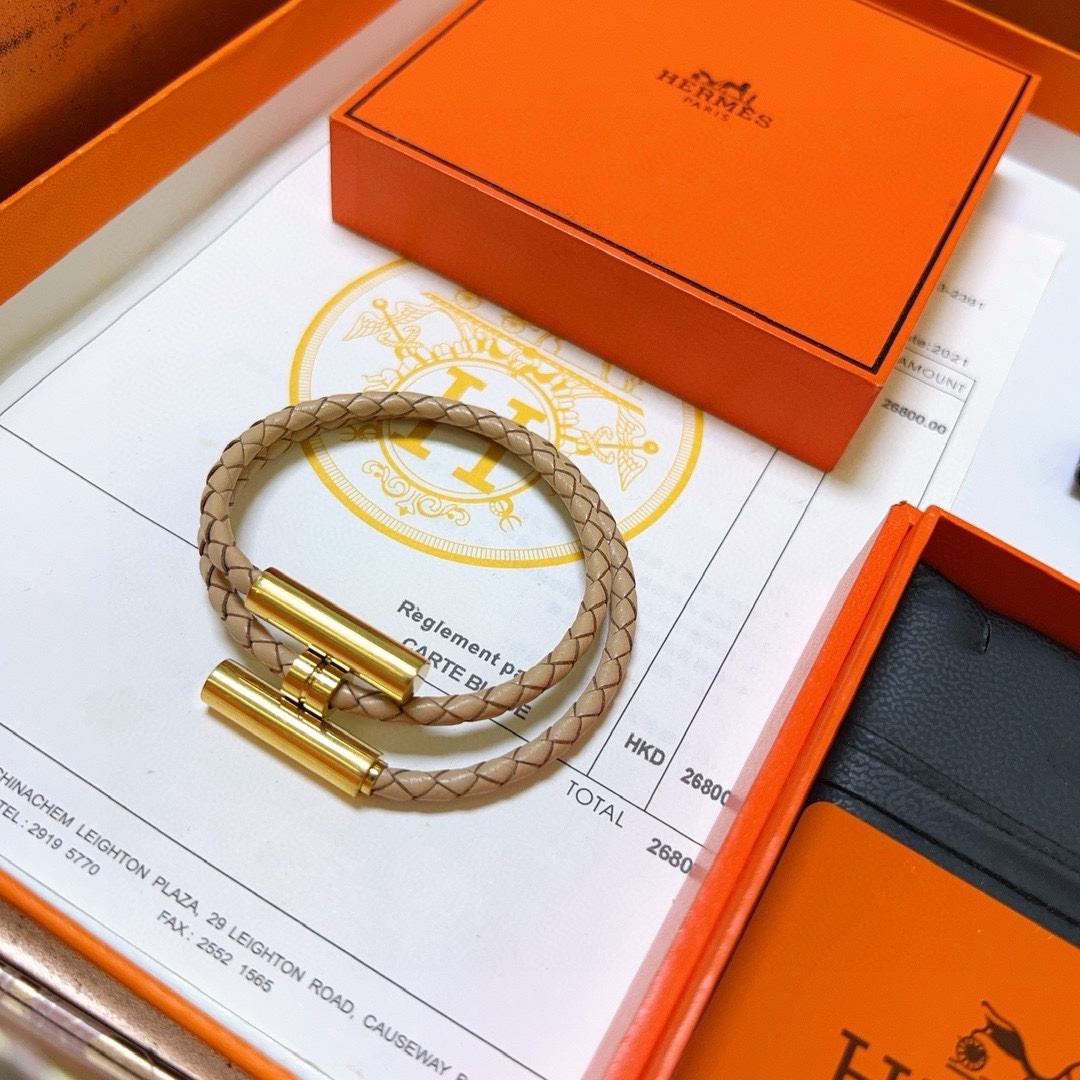 Title: Hermes Mashweaving Bracelets in Customized Gold – High-End Craftsmanship for Male and Female. - 图片 8