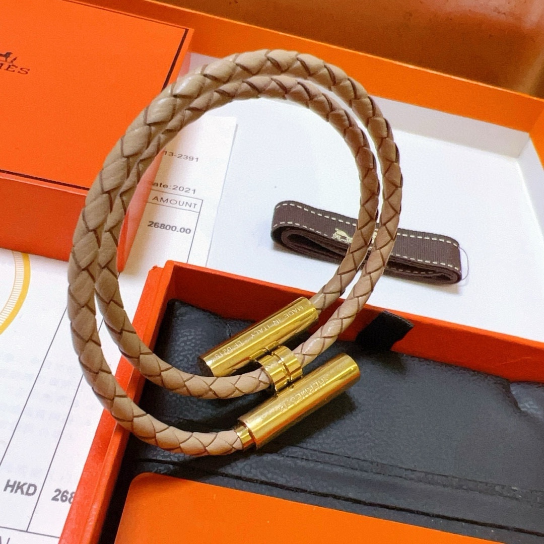 Title: Hermes Mashweaving Bracelets in Customized Gold – High-End Craftsmanship for Male and Female. - 图片 5