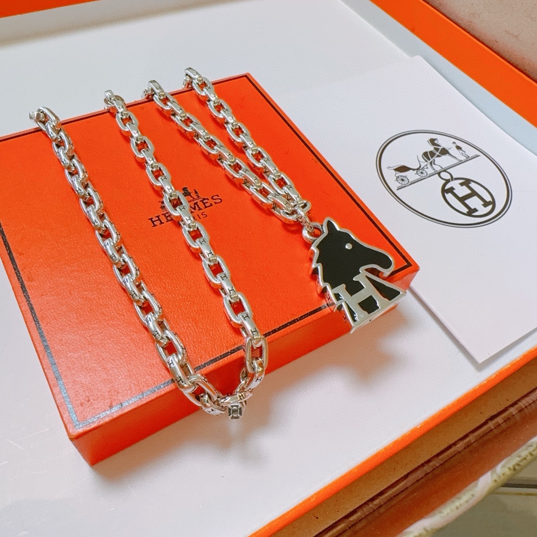Hermès luxury necklace 9