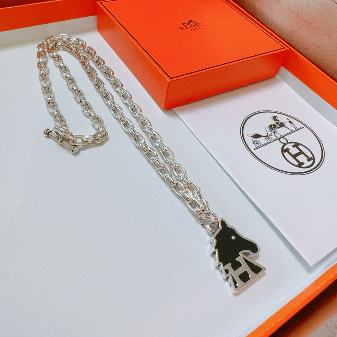 Hermès luxury necklace 4