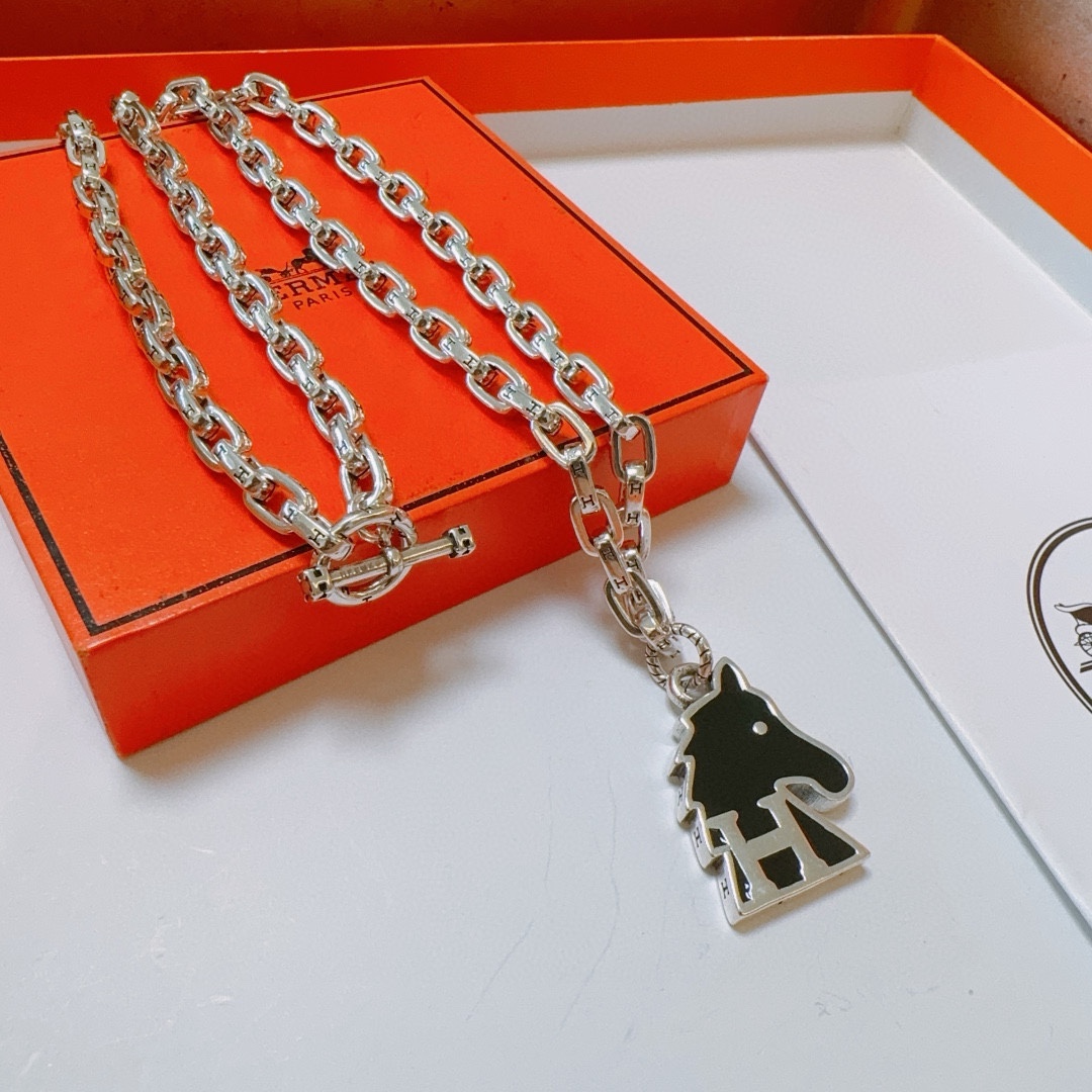 Hermès luxury necklace 5