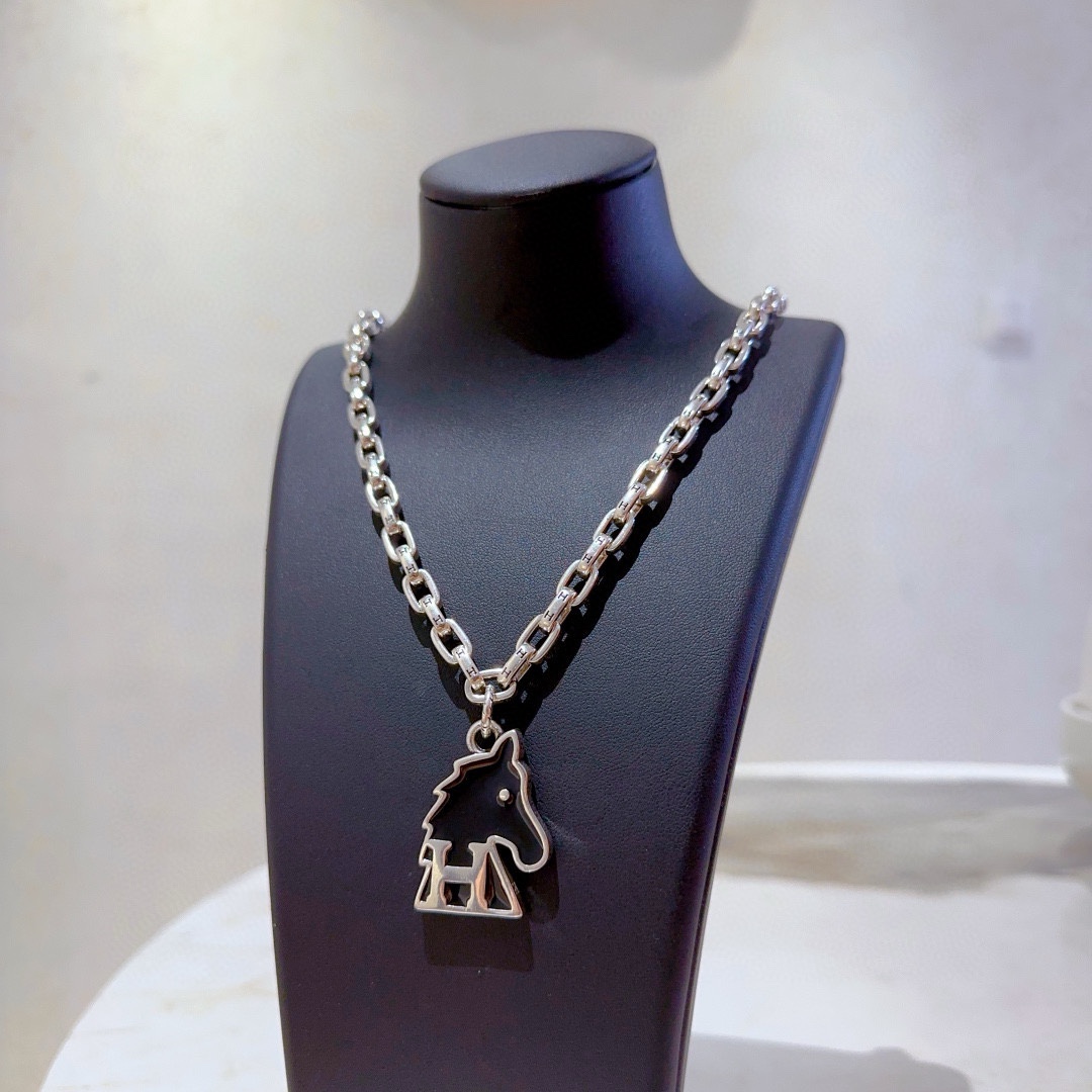 Hermès luxury necklace 2