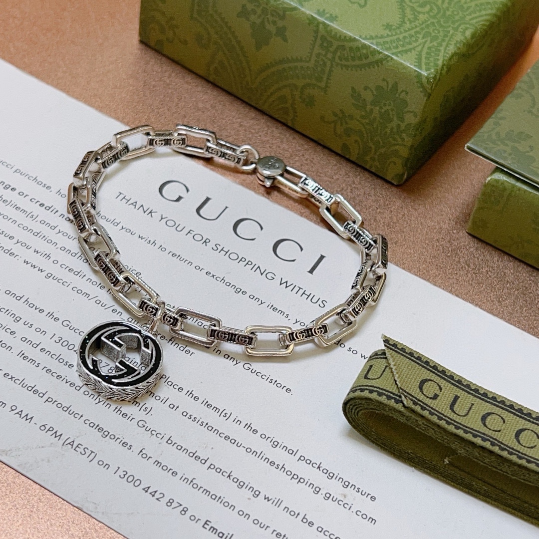Gucci luxury bracelet 2