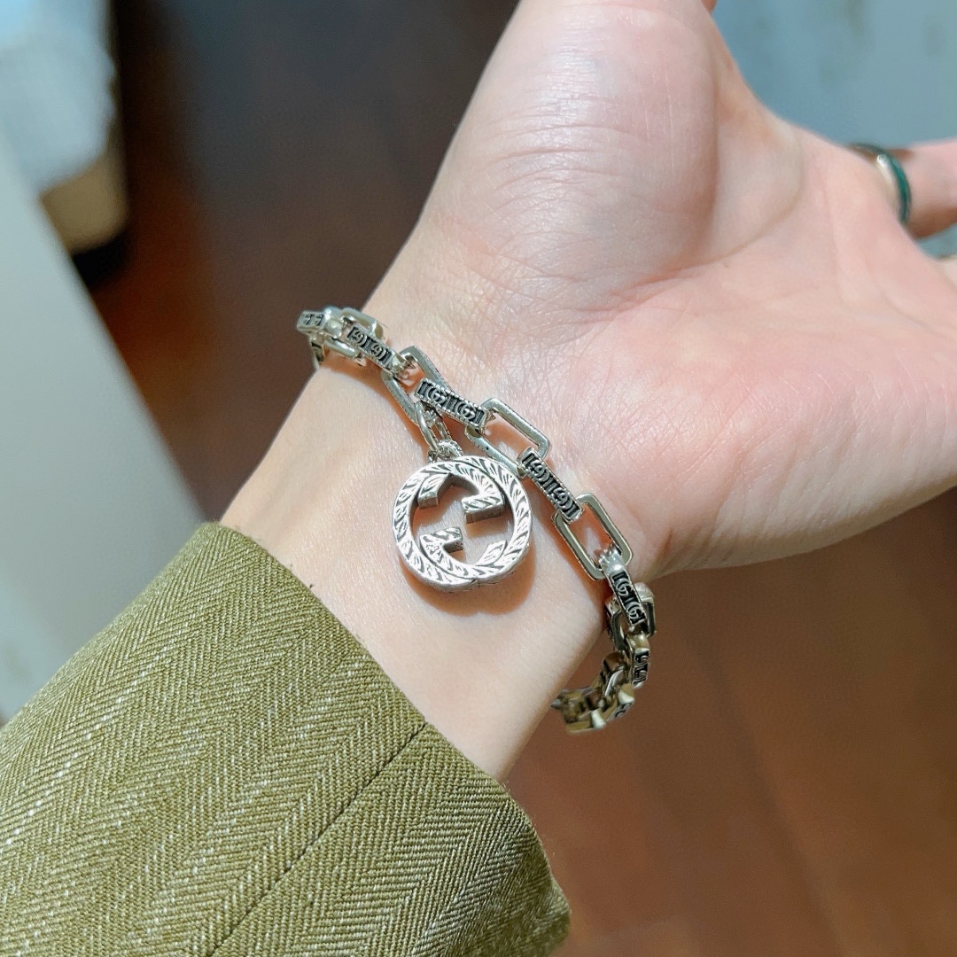 Gucci luxury bracelet 9