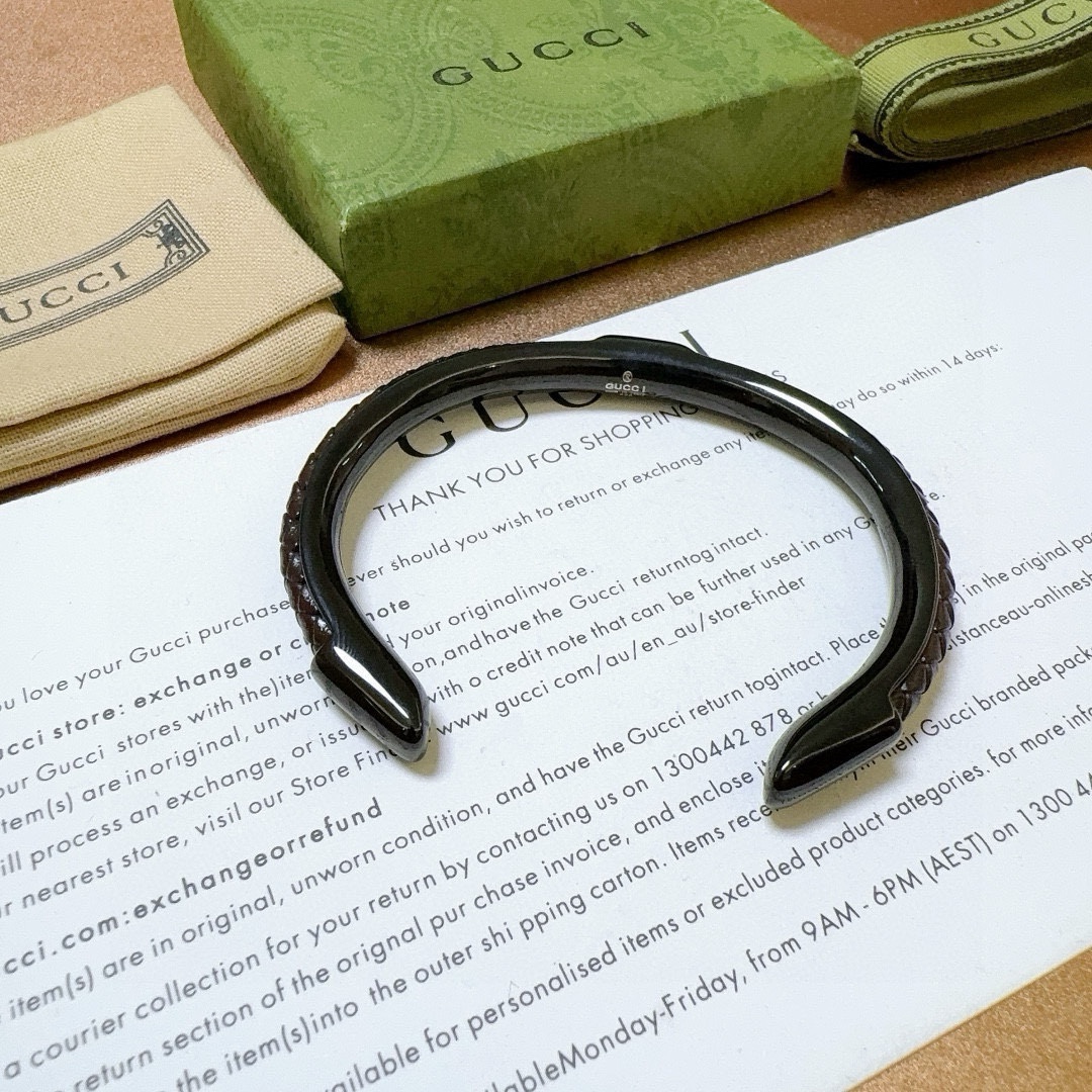 Gucci luxury item 4