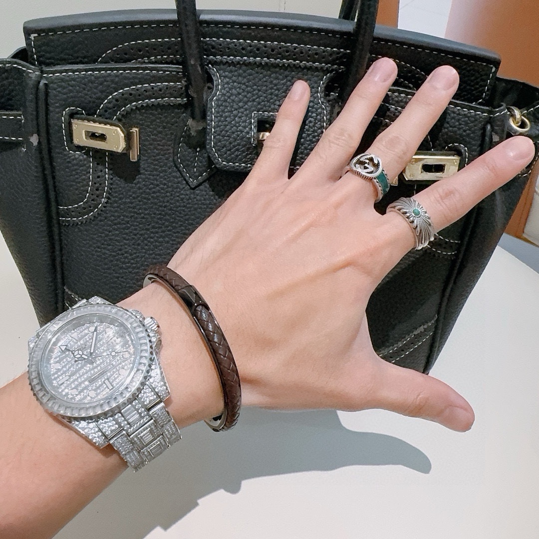 Gucci luxury item 3