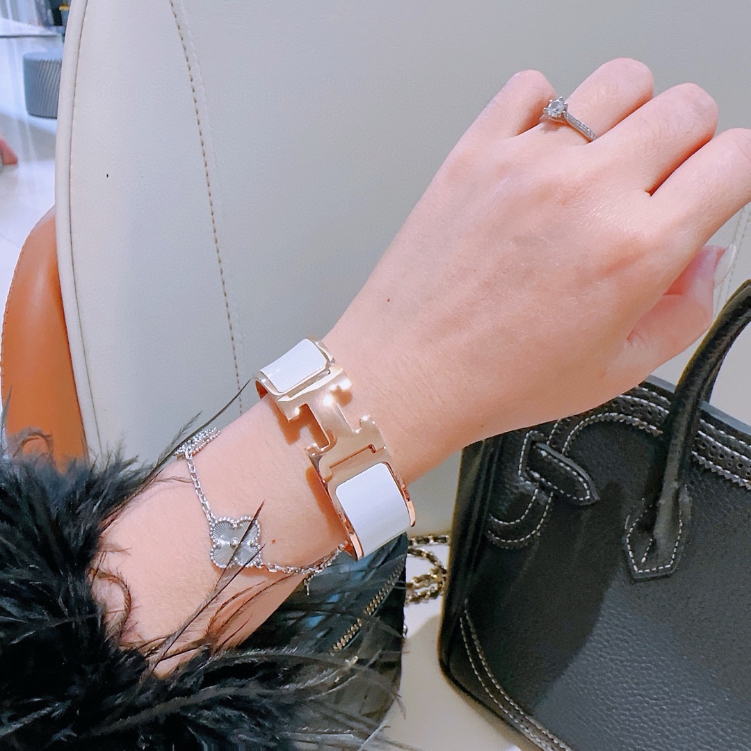 Hermes 爱马仕手镯 ❗️定制 手环 珐琅工艺考验师傅的手艺了 要确保色泽手工制作好[色][色] 定制 宽版1.8mm 都爱爱马仕手镯 3