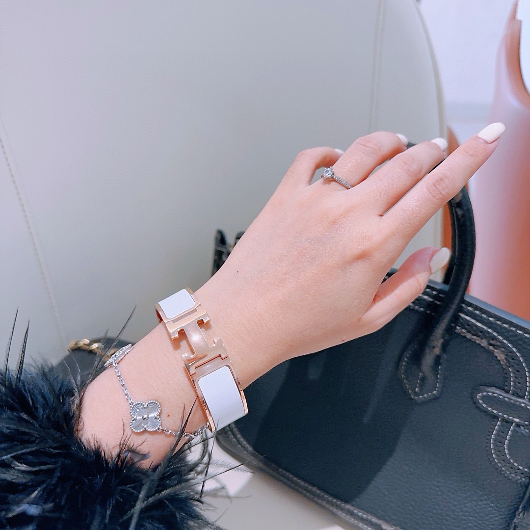Hermes 爱马仕手镯 ❗️定制 手环 珐琅工艺考验师傅的手艺了 要确保色泽手工制作好[色][色] 定制 宽版1.8mm 都爱爱马仕手镯 6