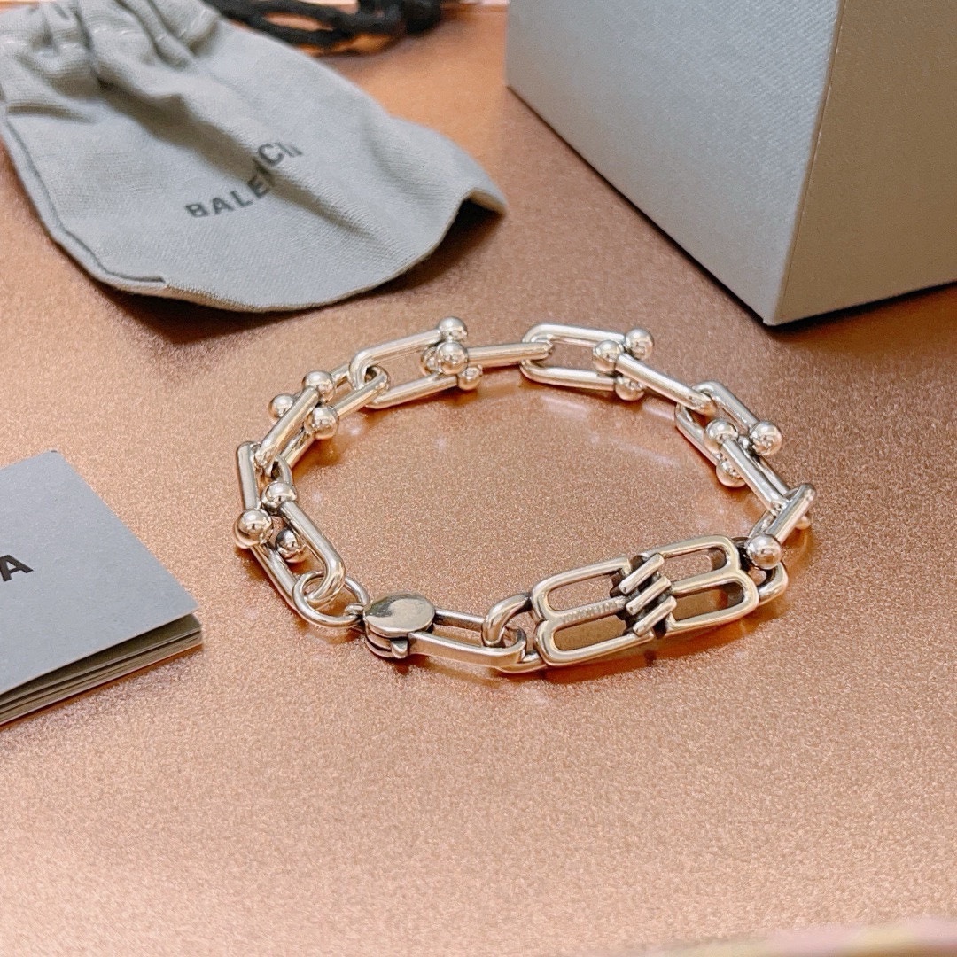 Balenciaga luxury bracelet 9