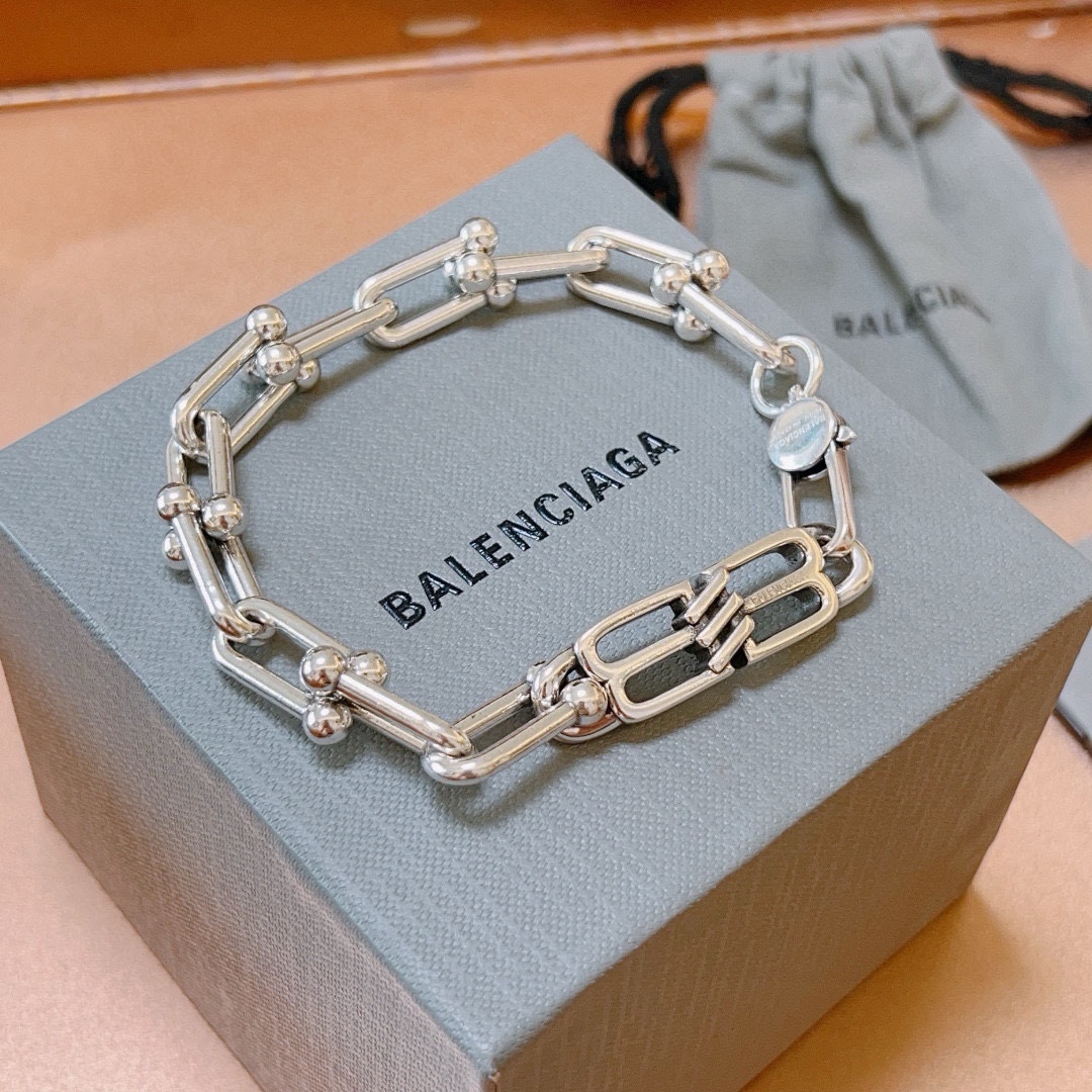 Balenciaga luxury bracelet 5