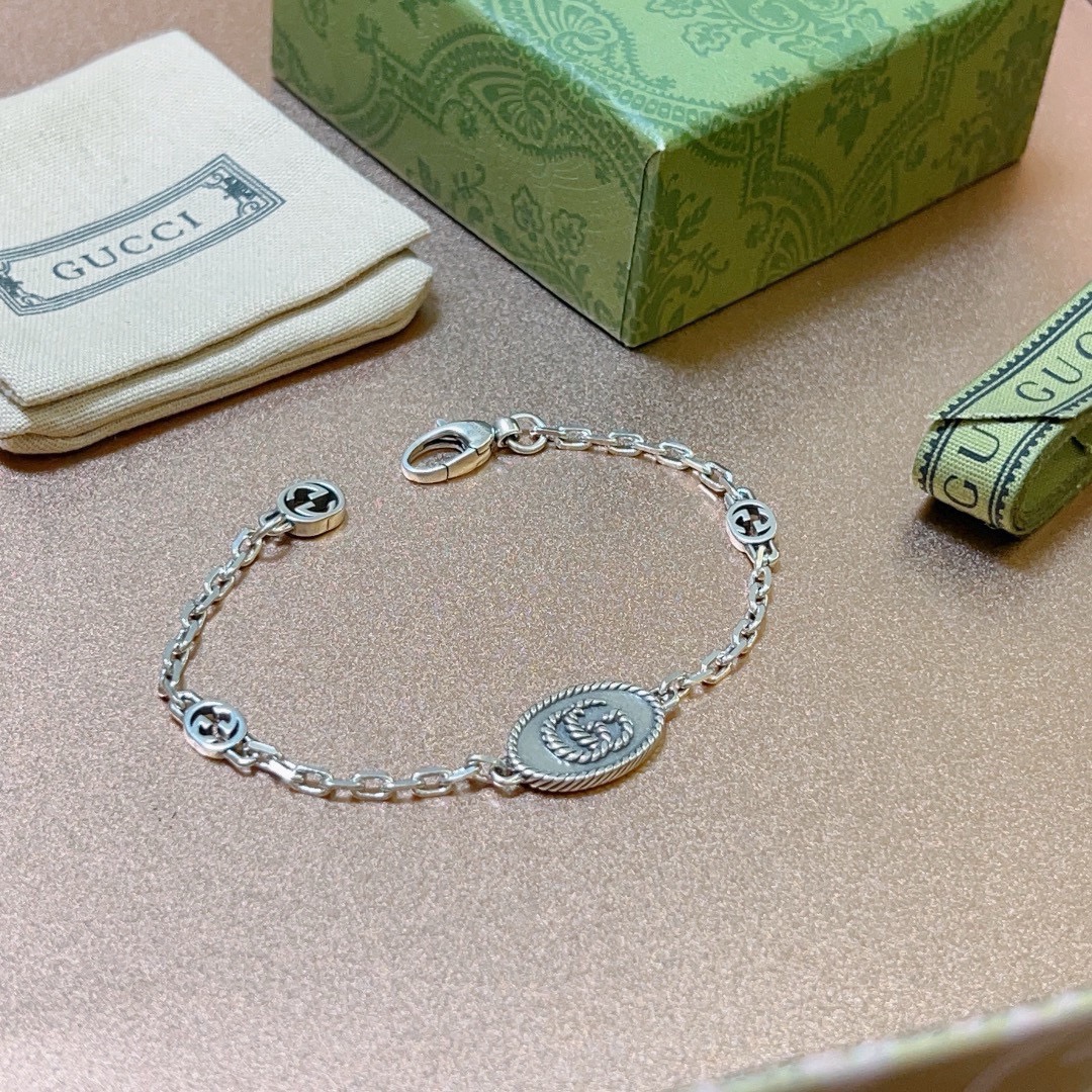 Gucci luxury bracelet 9