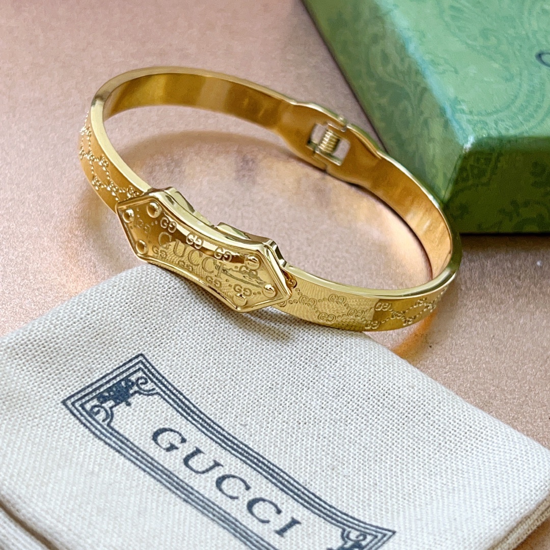 Gucci luxury item 8