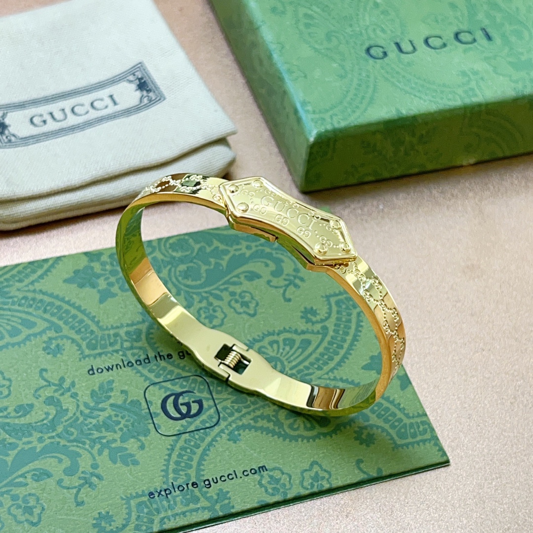 Gucci luxury item 7
