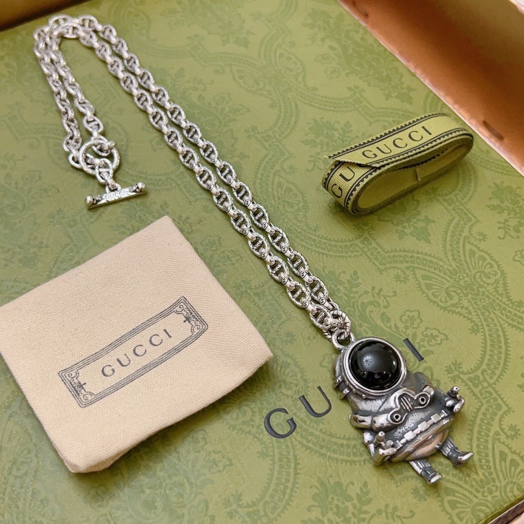 Gucci luxury necklace 2