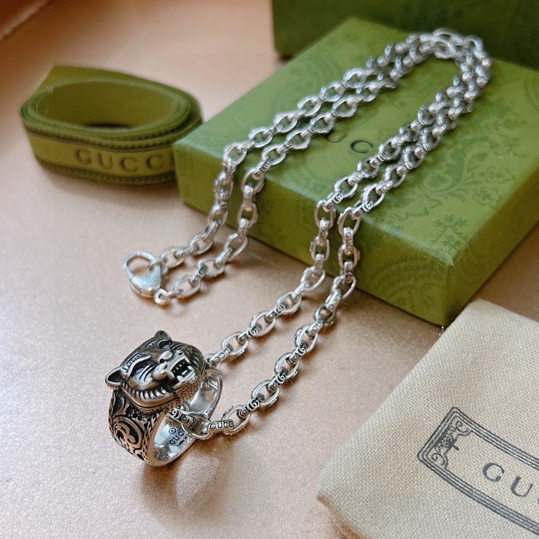 Gucci luxury necklace