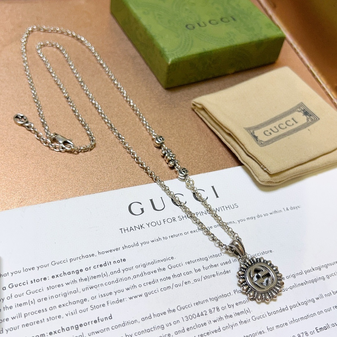 Gucci luxury necklace