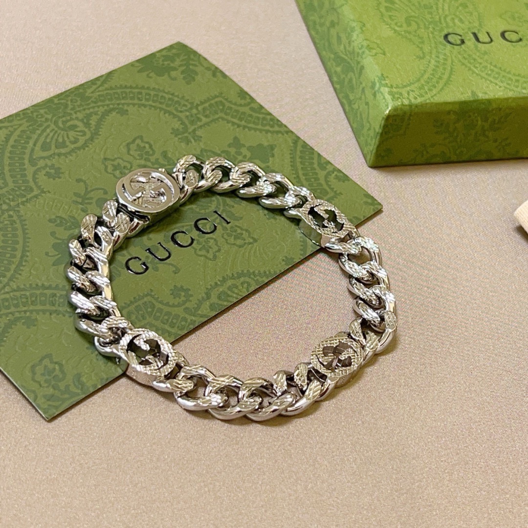 Gucci luxury bracelet 9