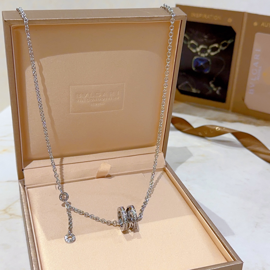 “BVLGARI Boulie DIVAS’ DREAM Necklace: Gold Material, Round Diamond, Elegant Design” - 图片 5