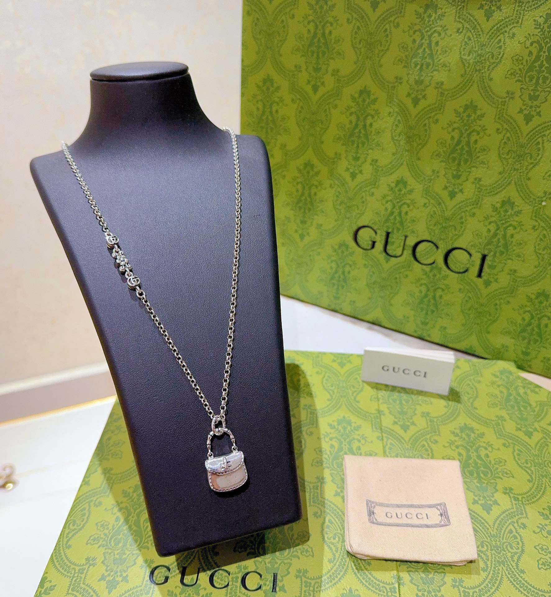 新品发布 👒Gucci古驰项链最新款链条档次更高Anger Forest系列双G经典款古驰👔艺术设计理念项链系列K金项链🎨🖼️服饰瞬间 2