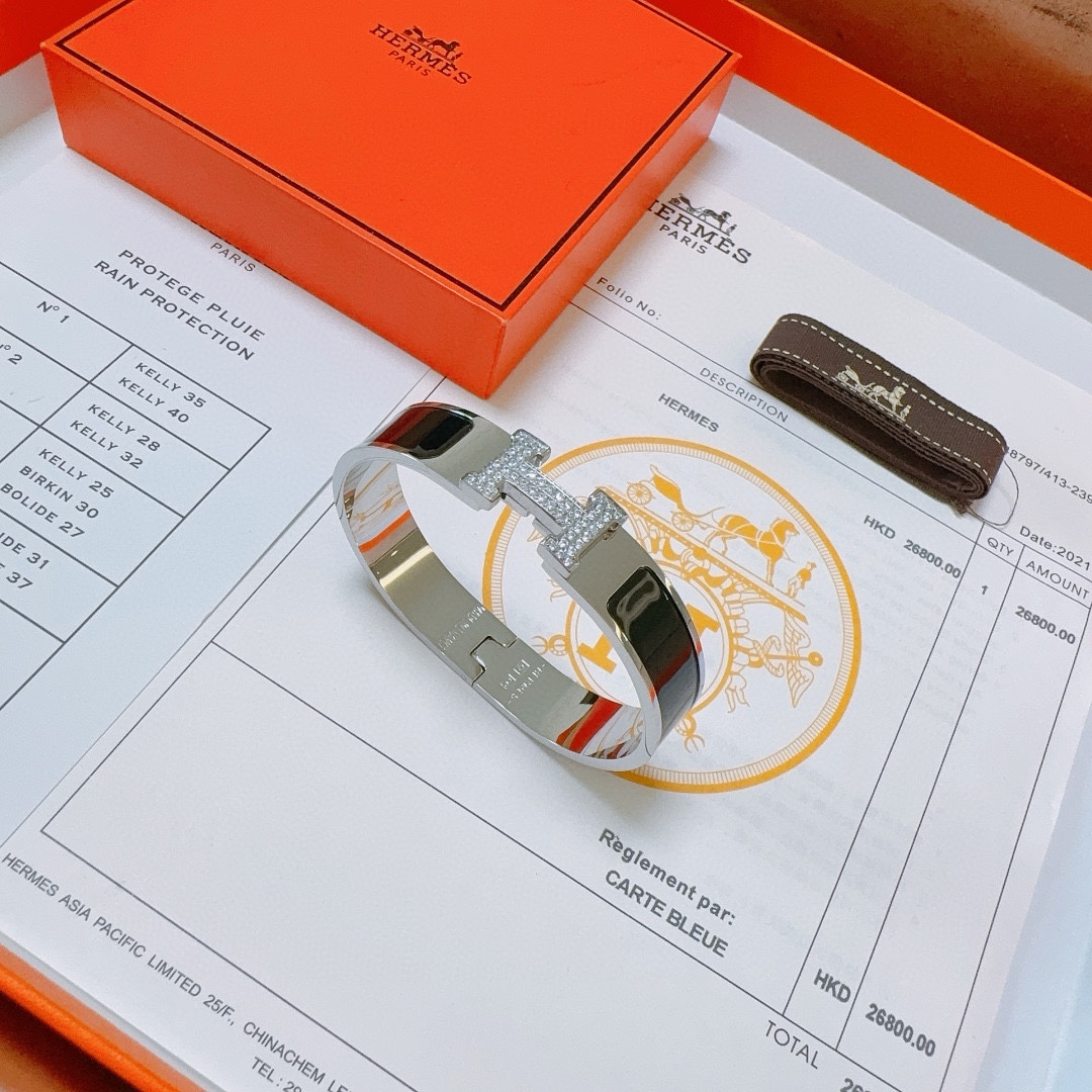 爱马仕手镯 ❗️镶嵌AAA锆石,铂金版 太考验师傅的手艺了 要确保每颗钻都镶嵌好[色][色] 定制 都爱爱马仕 手镯 ✨😝超精赞 各路 明星 5