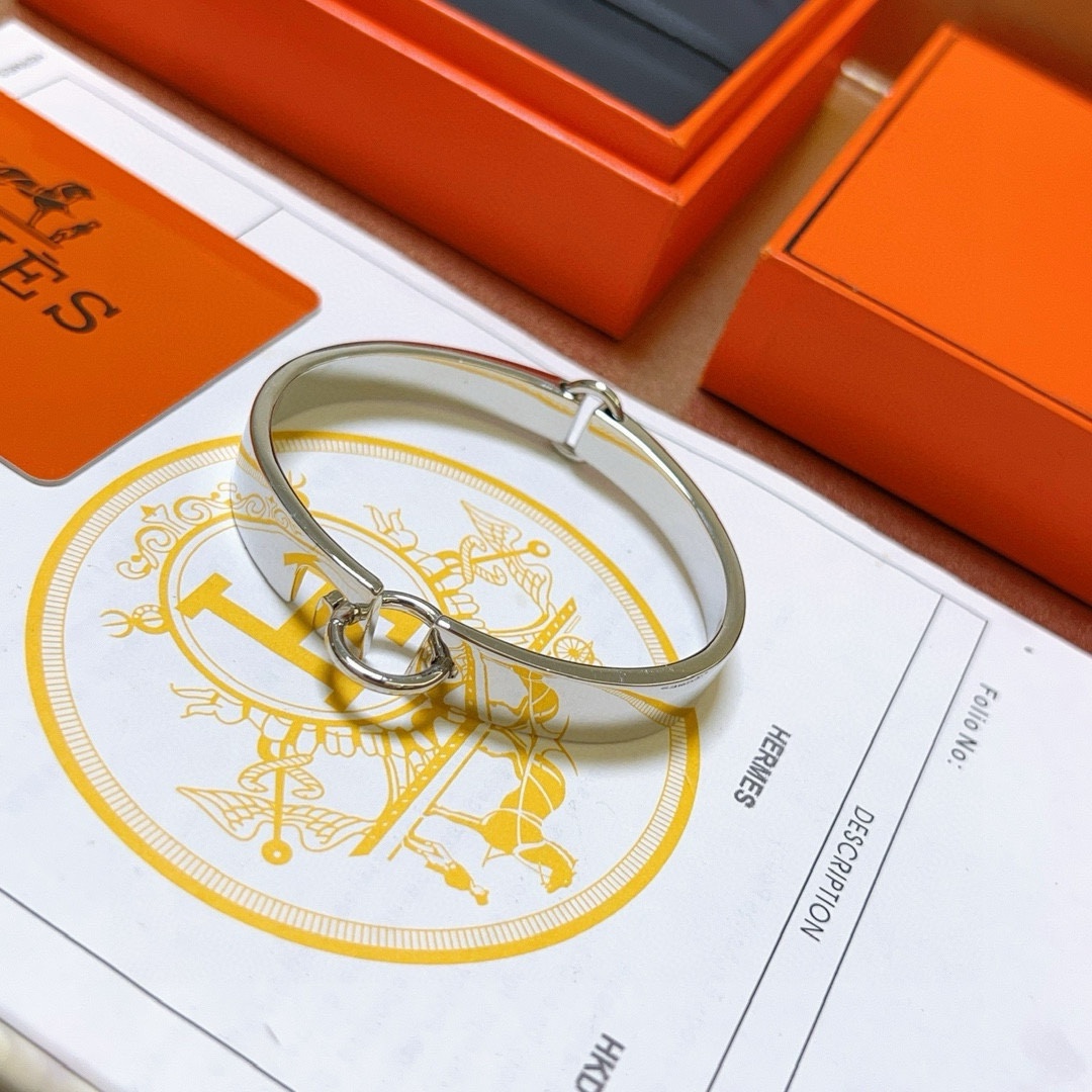 Hermès item 2