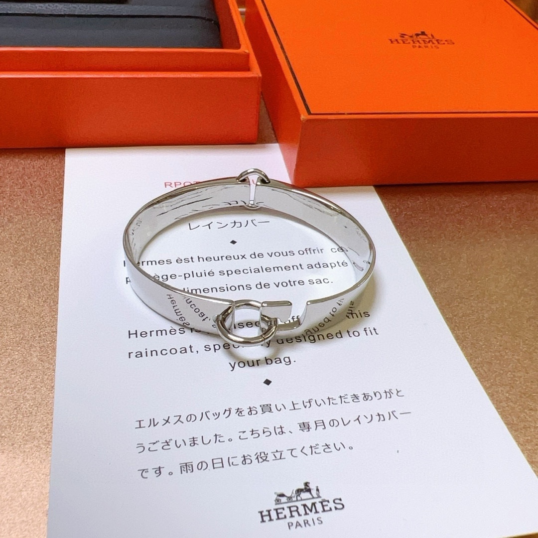 Hermès item 6