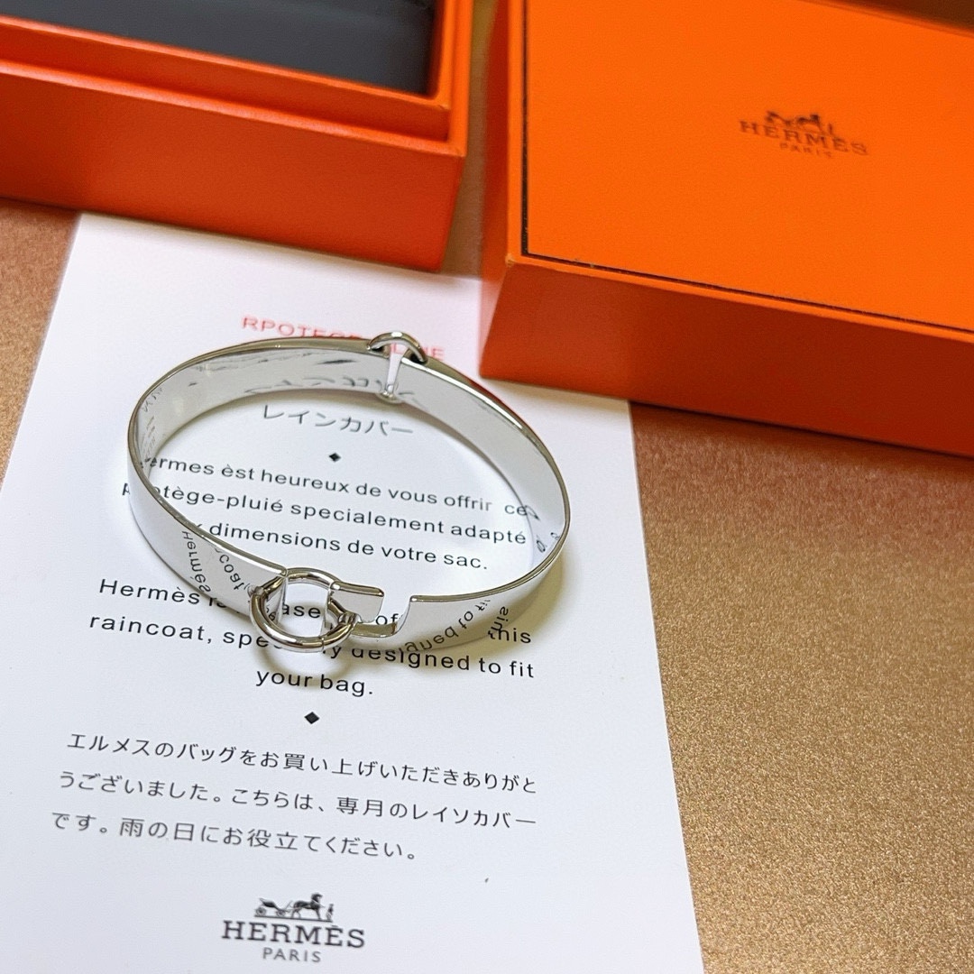 Hermès item 4