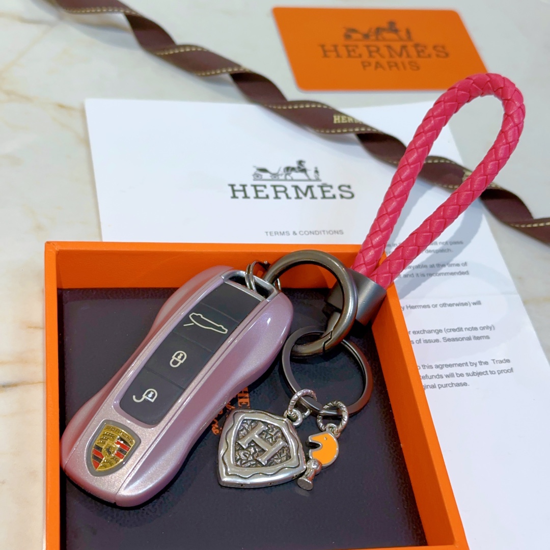 Luxurious Custom Hermes Key Buttons in Platinum for Male and Female: Lot 168 Highlight. - 图片 2