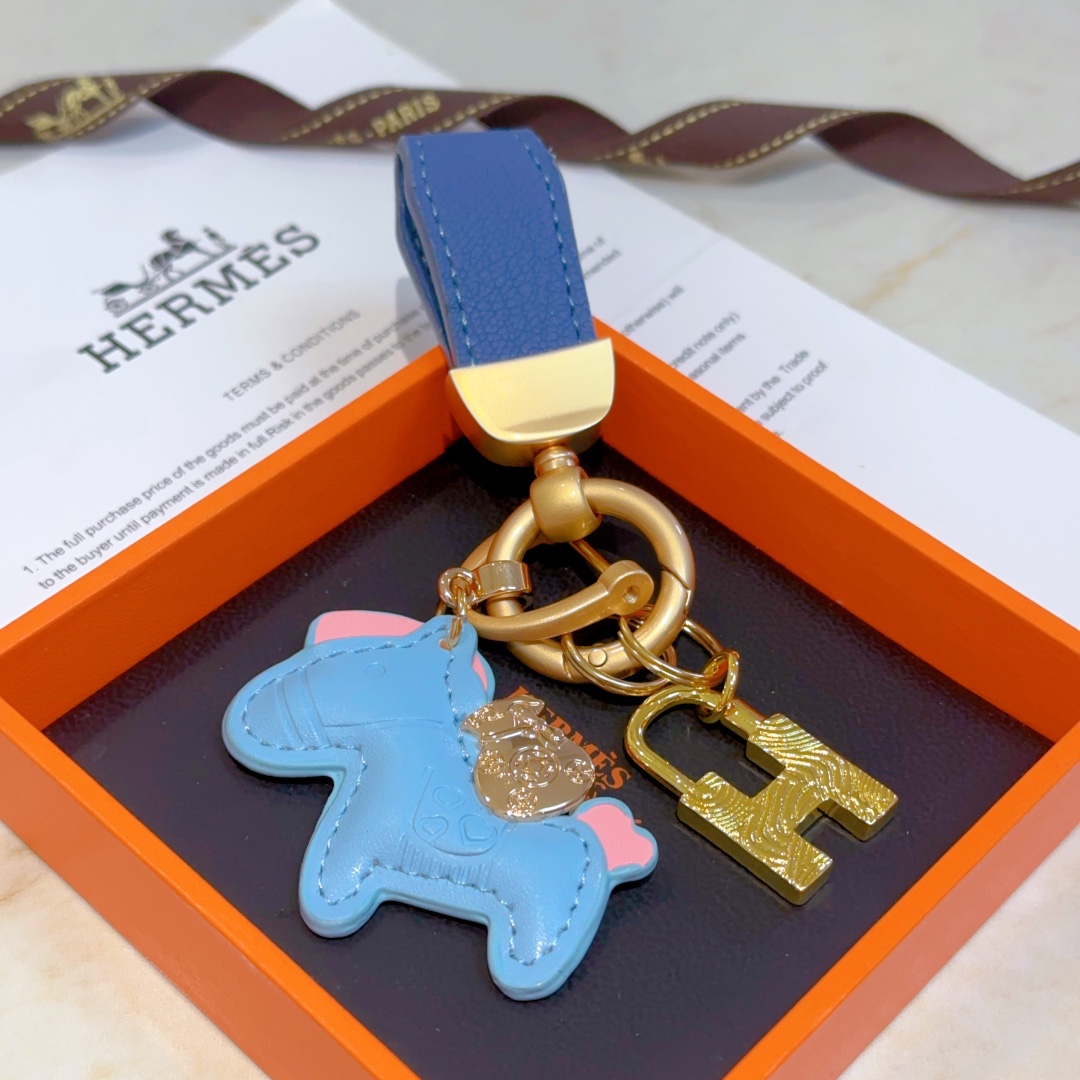 Luxurious Custom Hermes Key Button in Platinum: Masterfully Crafted for Elegance