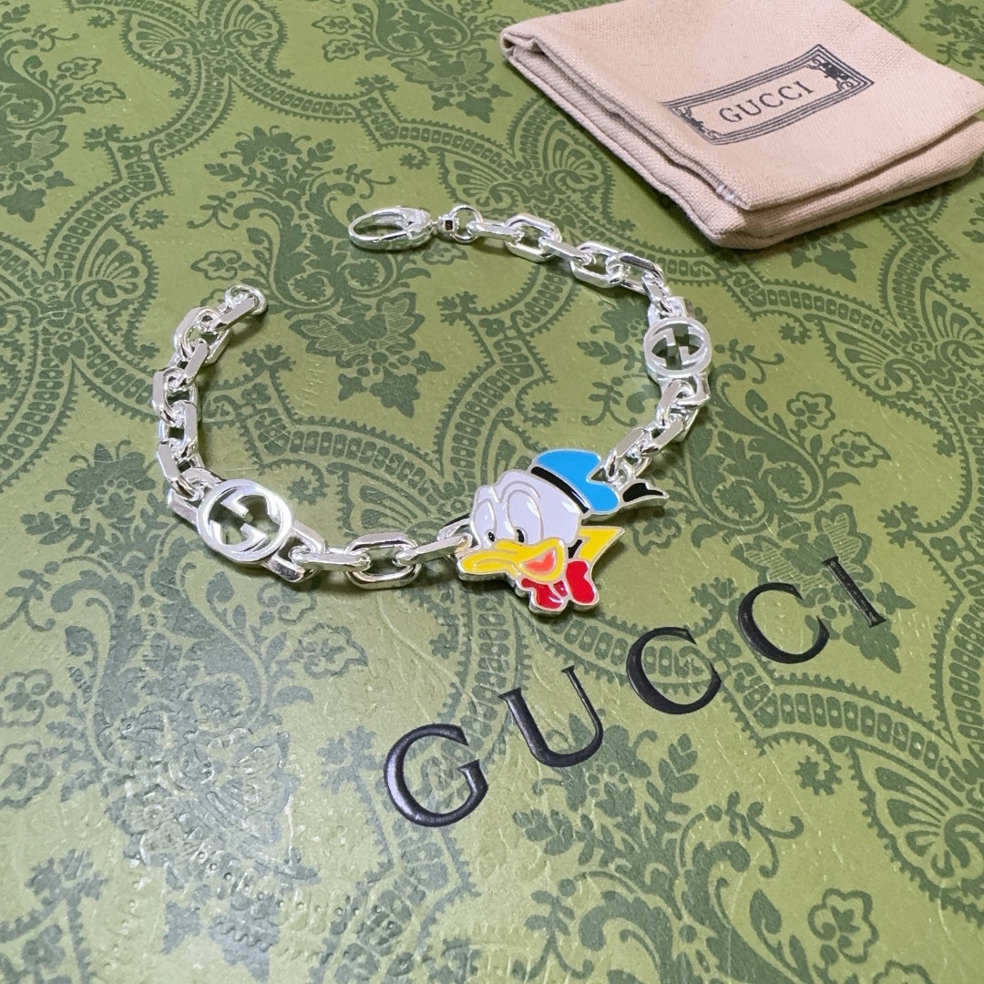 Gucci luxury bracelet 2