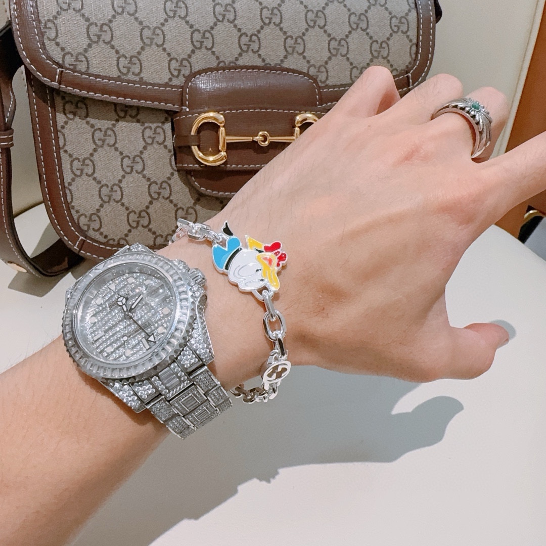 Gucci luxury bracelet 9