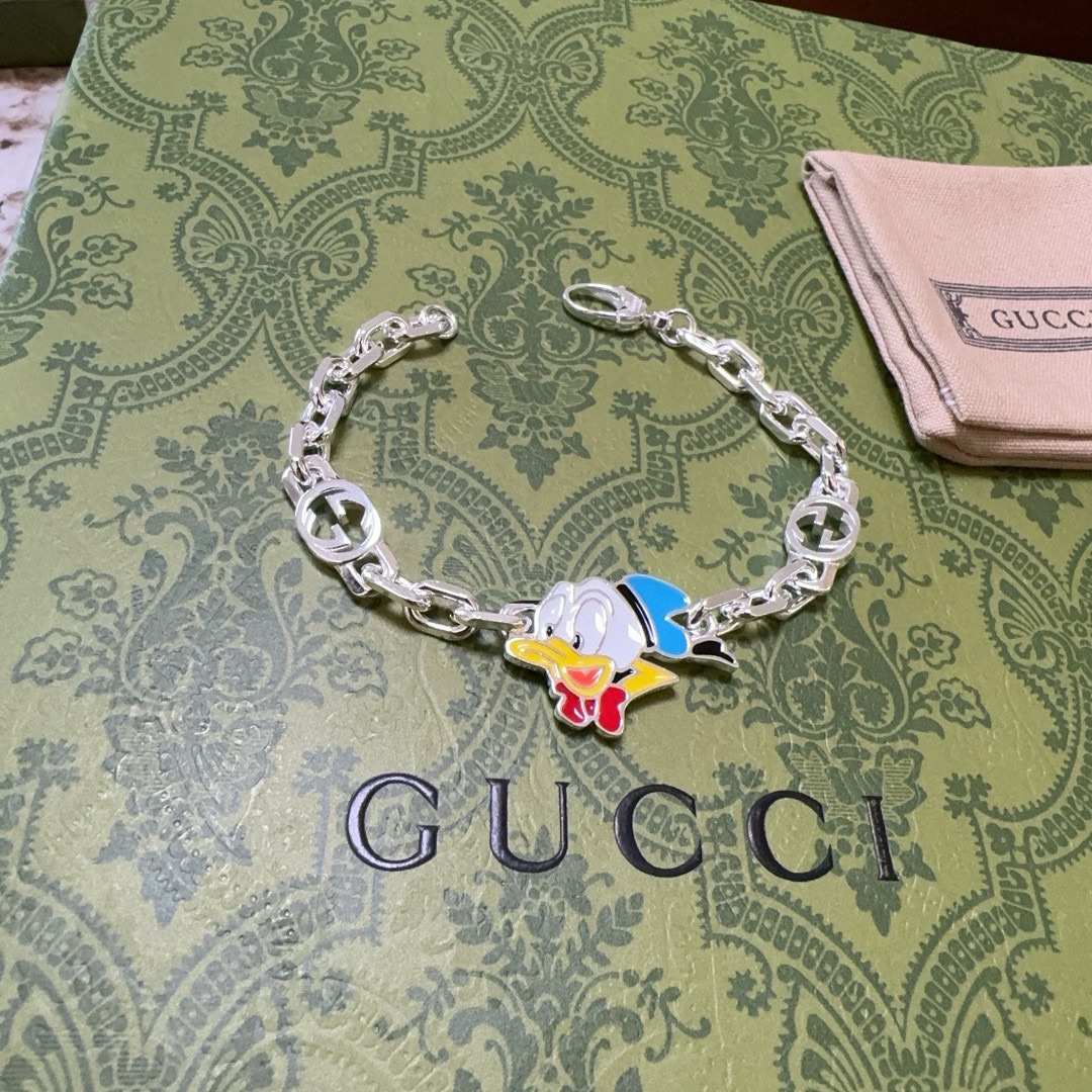 Gucci luxury bracelet 4